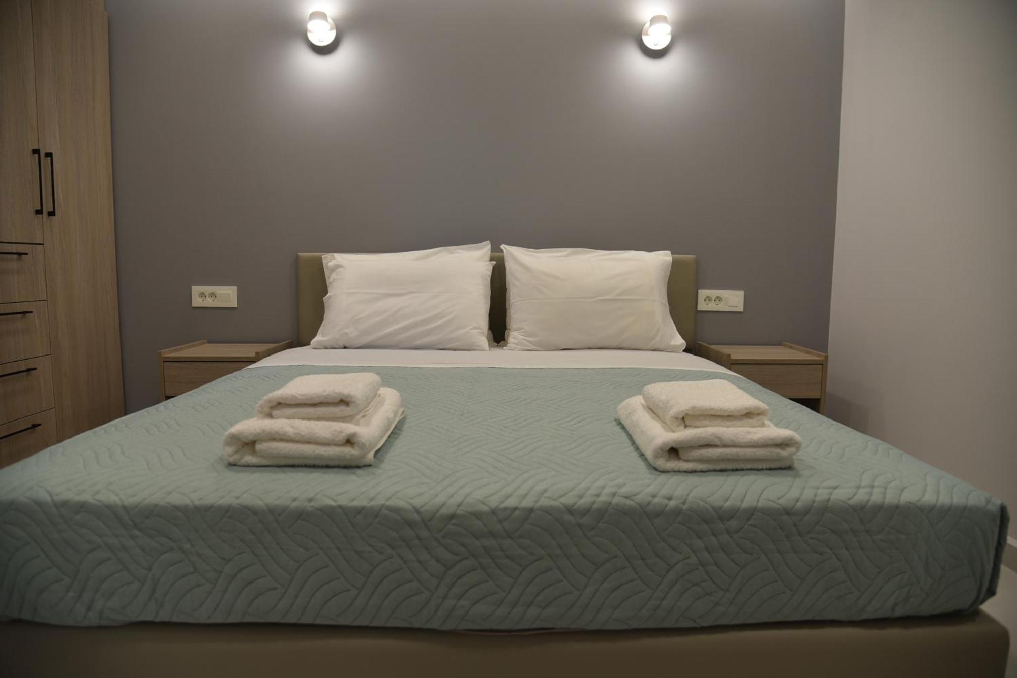 Pirgos Deluxe Apartment - Private Parking Kissamos Exterior photo