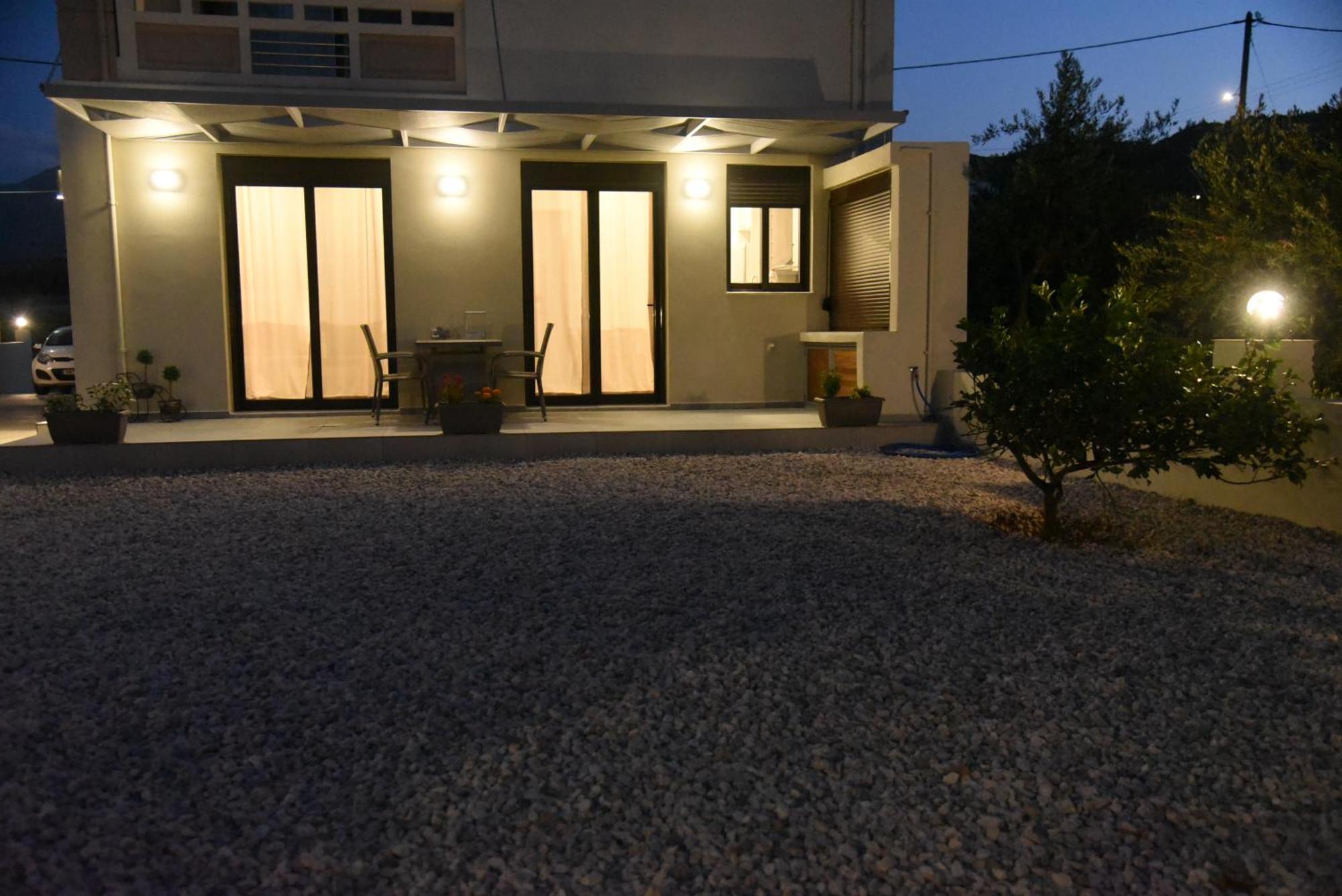 Pirgos Deluxe Apartment - Private Parking Kissamos Exterior photo